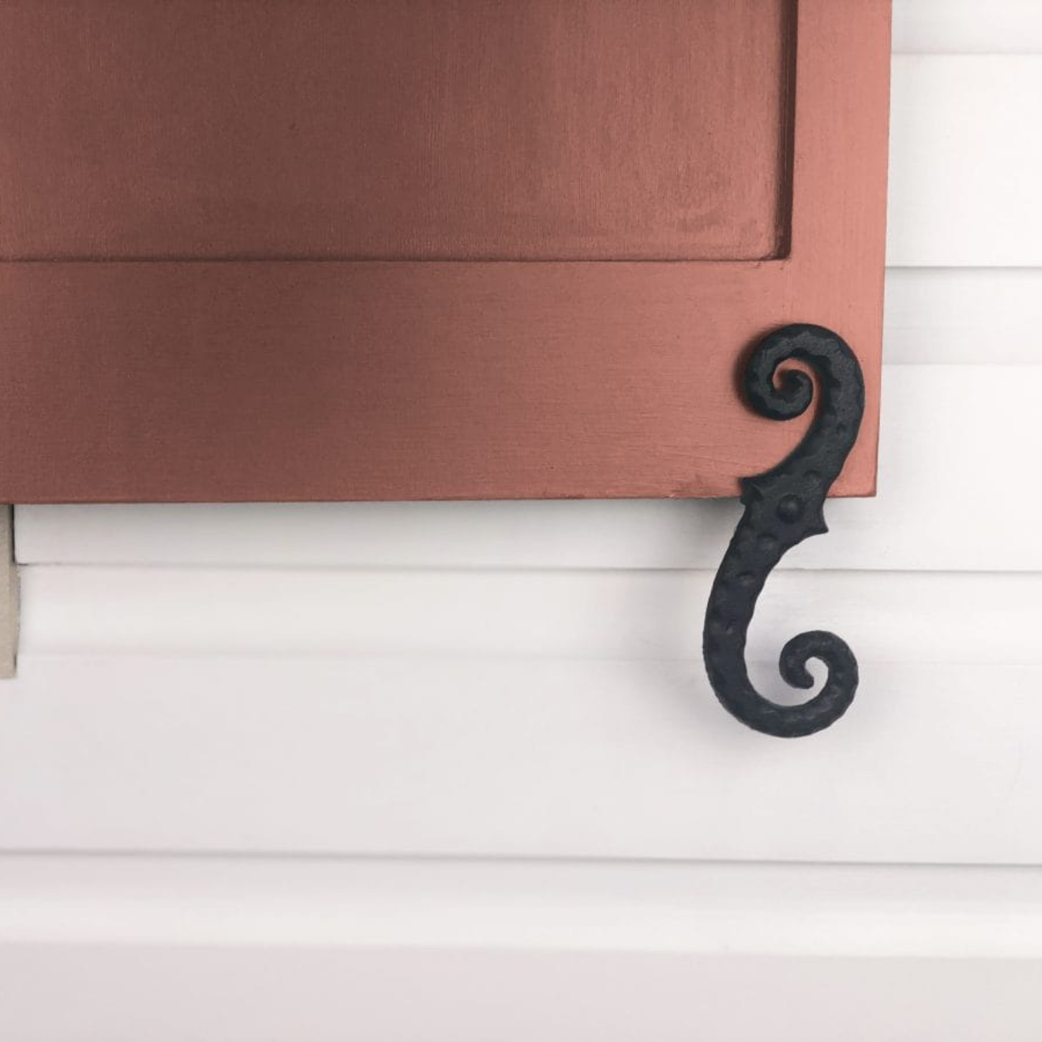 Faux Shutter Dog | Stippled | 1 Pair